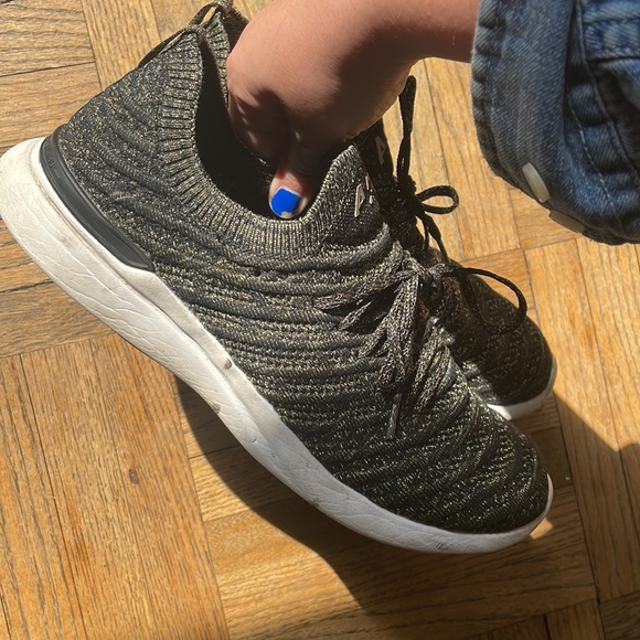 APL size 10 - Picture 3 of 4